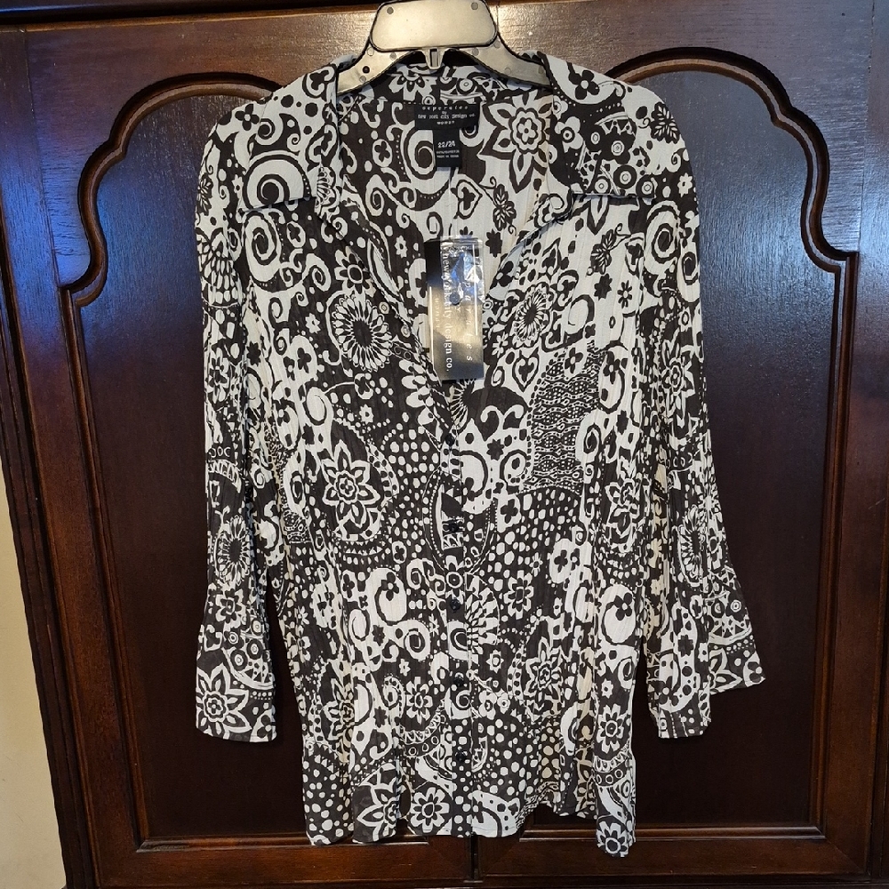 NEW New York City Design Co 22/24. B&W Top  3/4 Sleeve